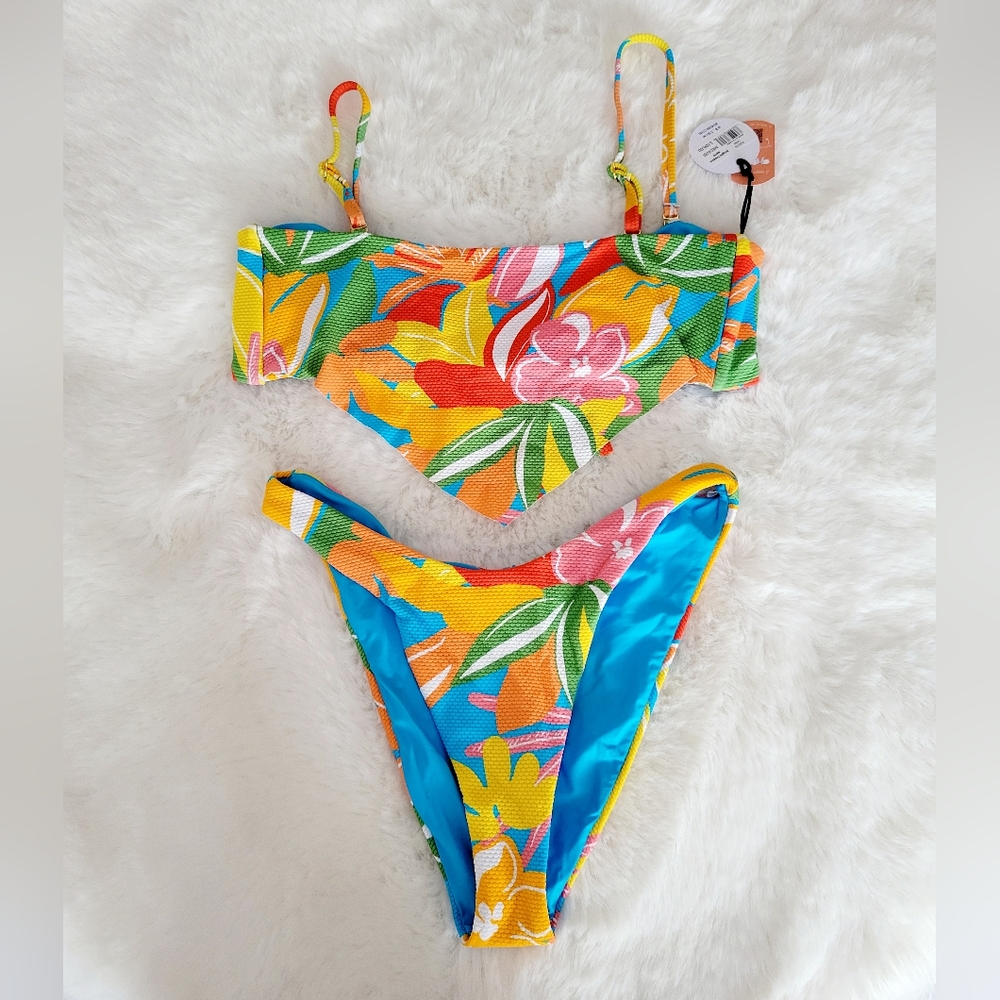 🍹B SWIM BRAND NEW BIKINI TOP AND BOTTOM SIZE M